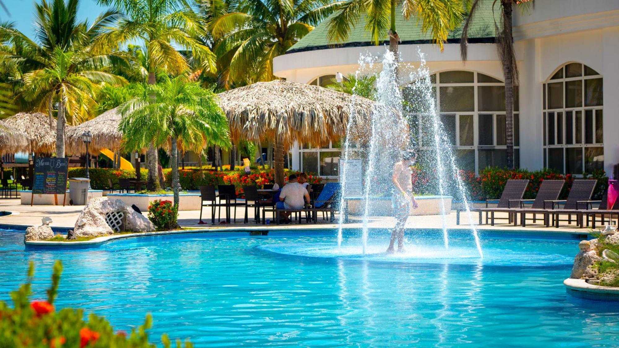 La Ensenada Beach Resort Tela Exteriör bild